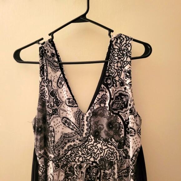 Black and White Dress - Picture 5 of 13